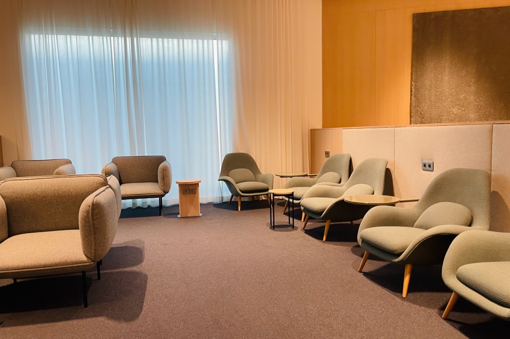 Finnair Business Lounge: The Ultimate Airport Experience in 2022