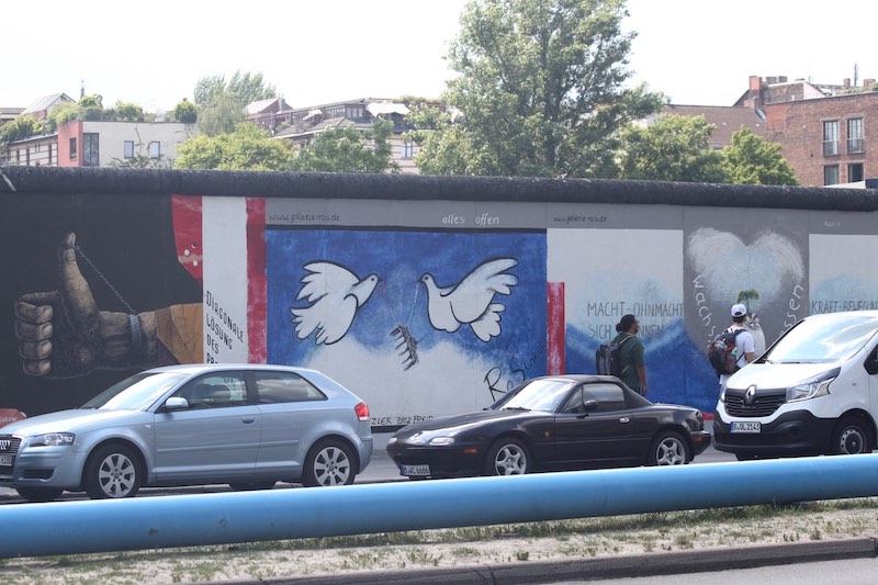 Berlin Wall with doves painting