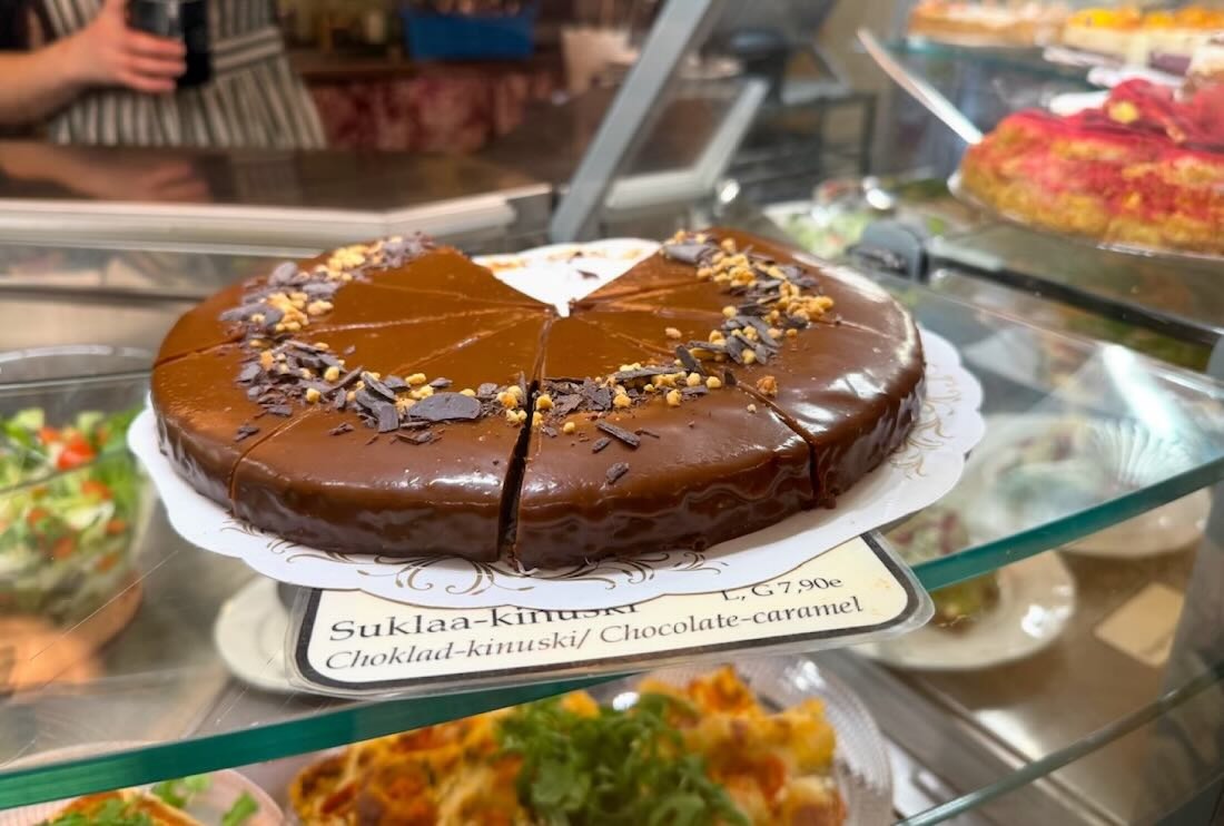 Cake at cafe Cajsan Helmi in Helsinki